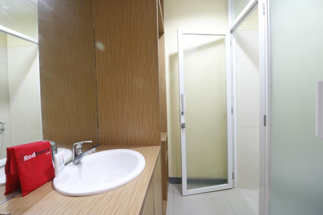 Reddoorz Near Itc Cempaka Mas Hotel Jakarta Luaran gambar